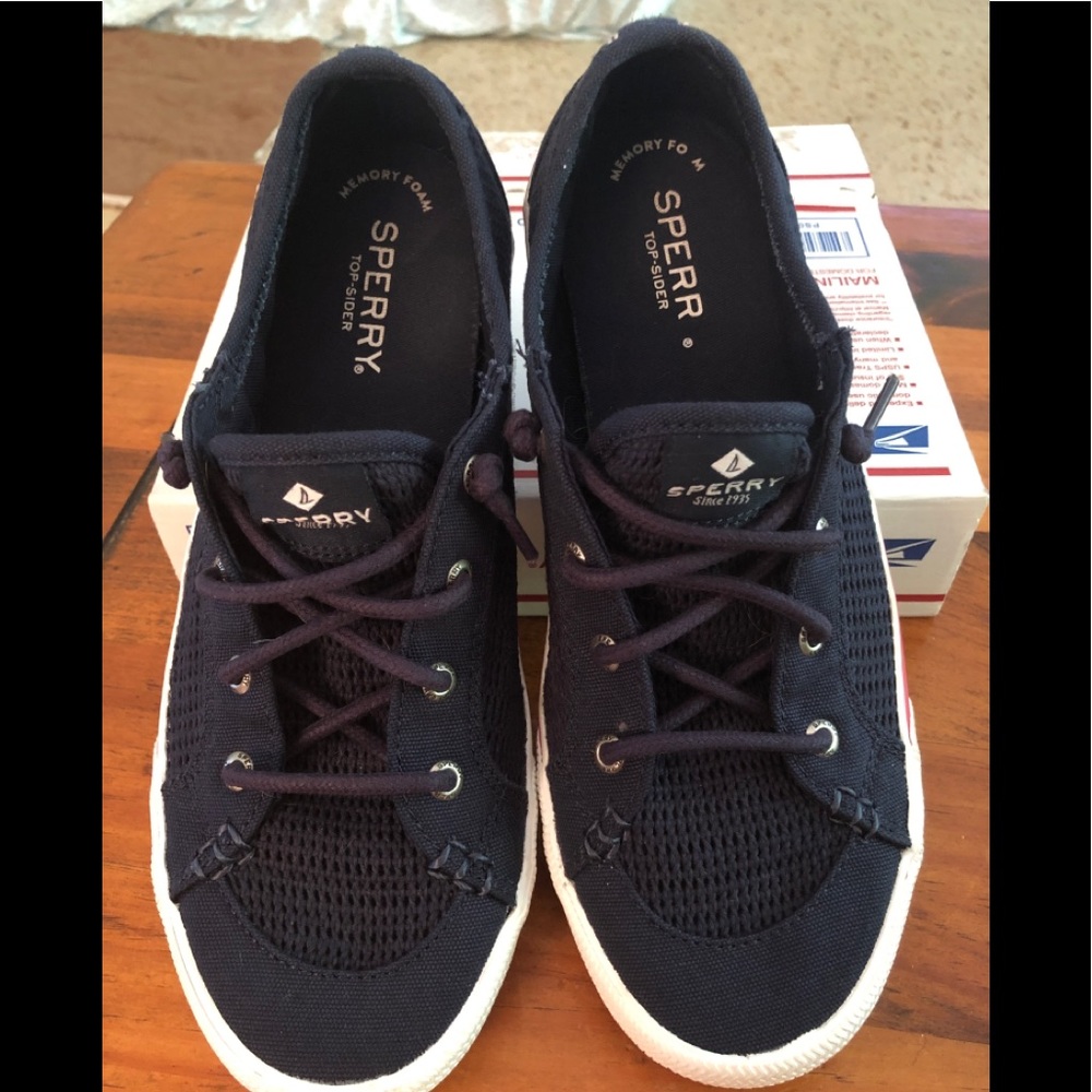 Sperry Top-Spider sneakers. Size 8. Navy Blue. Mesh top